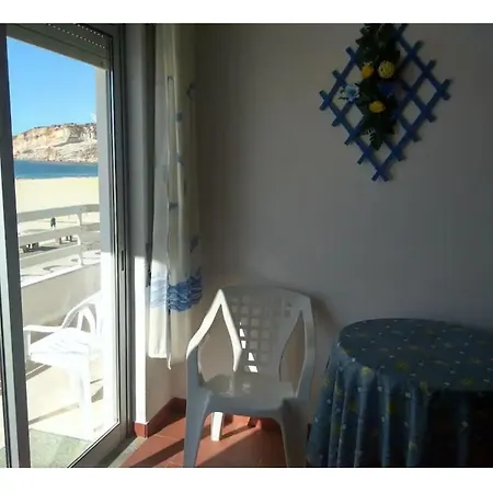 Apartament A Frente Do Mar Com Vista